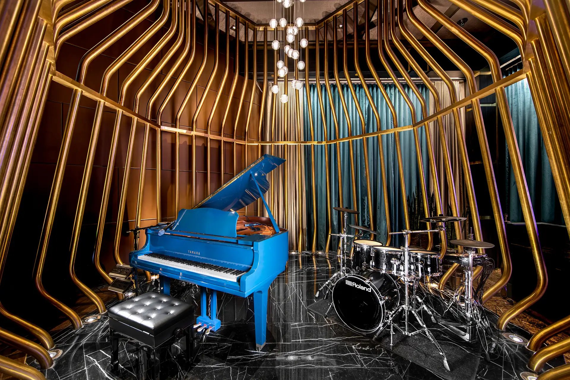 Piano Lounge